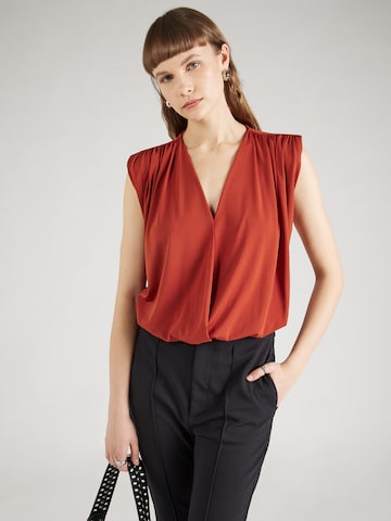 Trendyol - Blusa body em castanho: frente