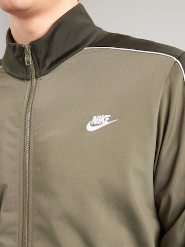 Regular Survêtement 'CLUB' Nike Sportswear en vert