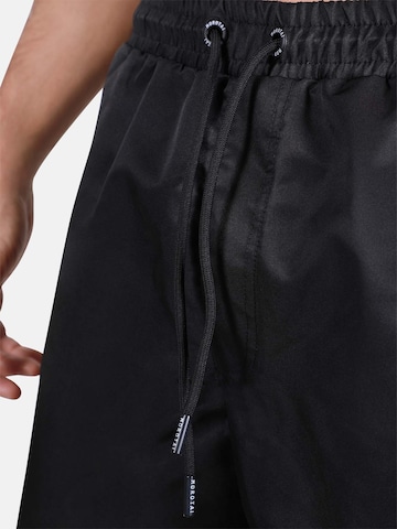 MOROTAI Badeshorts 'ESSENTIAL' in Schwarz