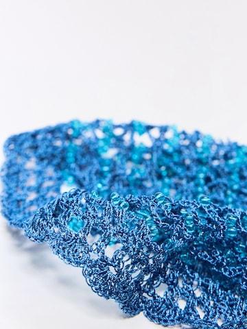 Bershka Beanie in Blue