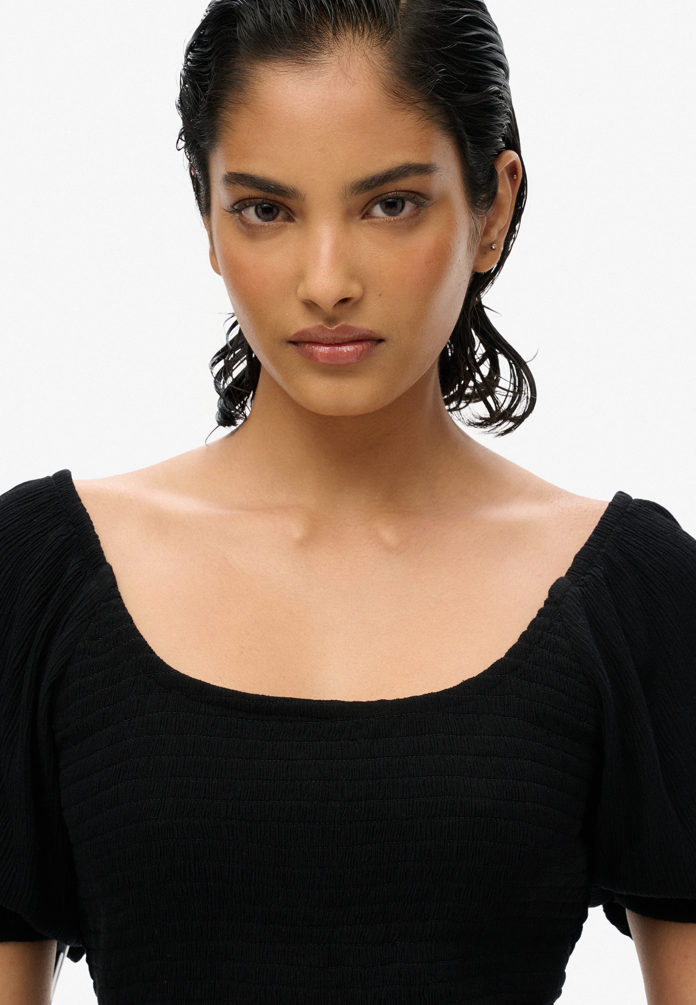 Superdry Blouse in Black: front