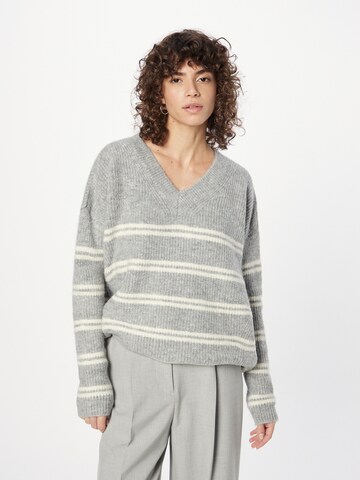 Dorothy Perkins Oversized Sweater in Grey: front