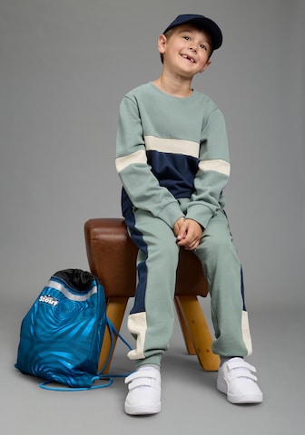 SCOUT Tapered Pants in Green