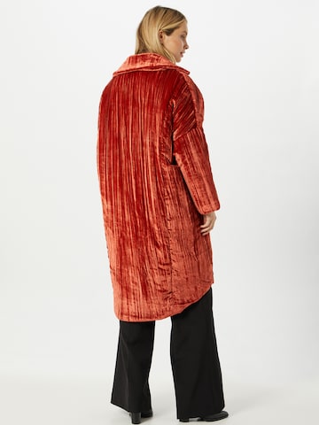 OOF WEAR Between-Seasons Coat in Red