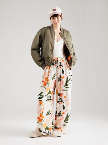 ZABAIONE - Pierna ancha Pantalón 'Pa44loma' en blanco