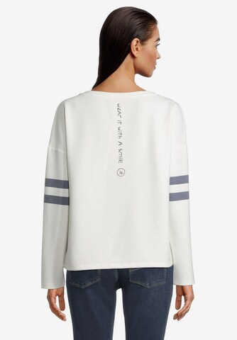 Betty & Co Sweatshirt in Beige