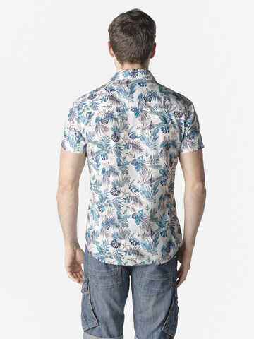 Coupe regular Chemise KOROSHI en blanc