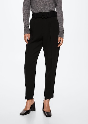 Regular Pantalon à plis 'Manuel' MANGO en noir : devant