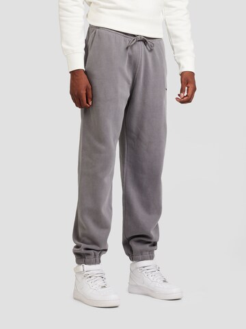 Abercrombie & Fitch Regular Pants 'ESSENTIAL' in Grey: front