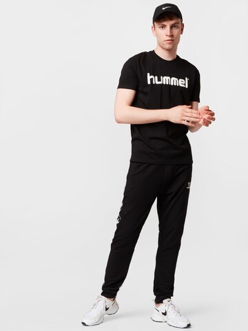 Tricou de la Hummel pe negru