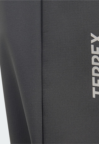 ADIDAS TERREX - Tapered Pantalón de montaña 'Minecraft' en gris
