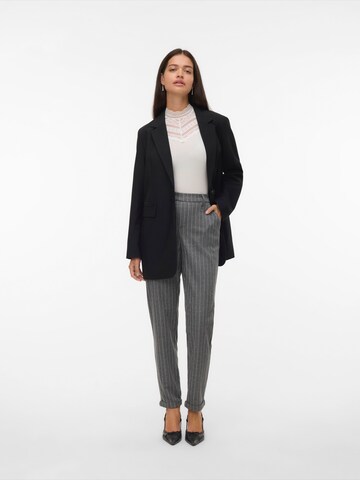 VERO MODA Tapered Hose 'VMMAYA MACY' in Grau