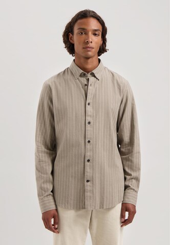 Coupe regular Chemise 'Anthony' Dstrezzed en beige : devant