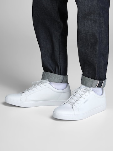 JACK & JONES Rövid szárú sportcipők 'Trent' - fehér: elől
