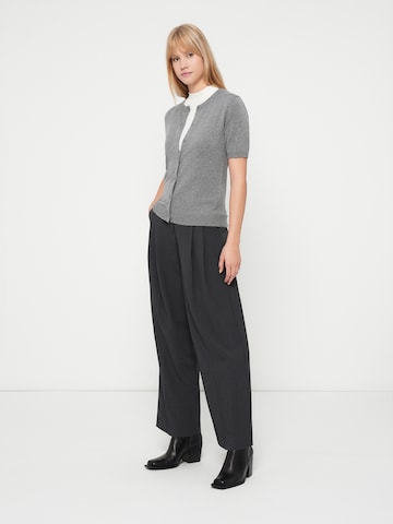 Cardigan 'PCNORA' PIECES en gris