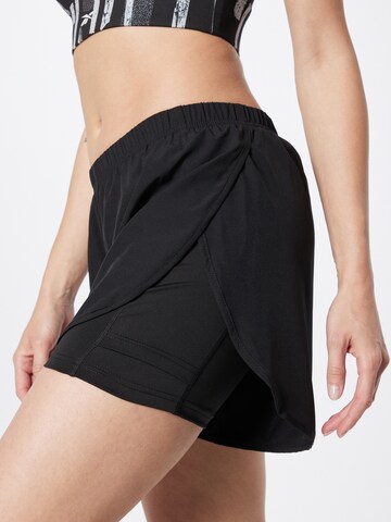 ONLY PLAY Regular Sportshorts 'ELAIN' in Schwarz