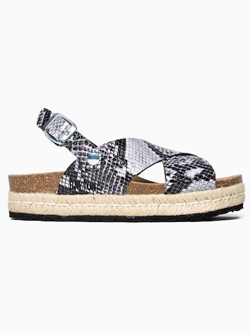 Bayton - Sandalias con hebilla 'Leida' en negro