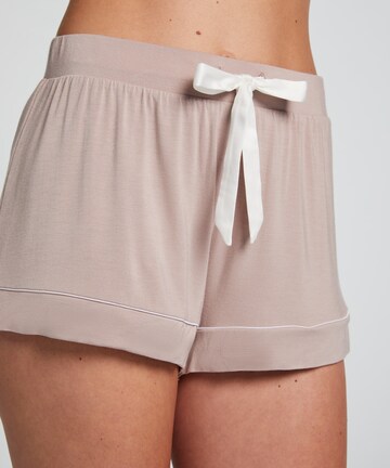 Hunkemöller Regular Pyjamashorts 'Essential' in Beige