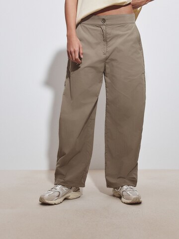 Next Wide leg Παντελόνι σε πράσινο: μπροστά