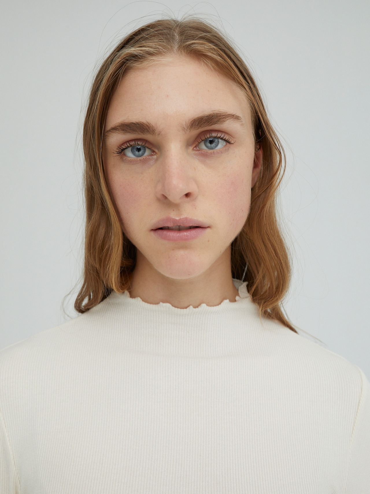 EDITED Producten Shirt 'Daniela' Beige