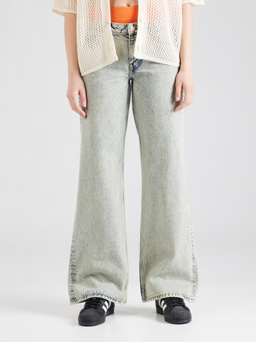 Monki Wide leg Jeans in Blue: front