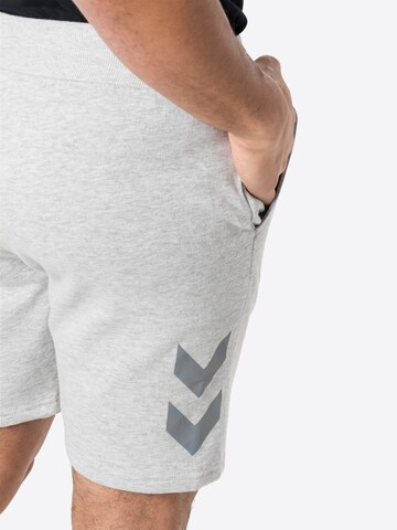 Regular Pantalon de sport Hummel en gris