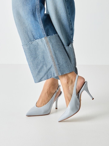 Escarpins à bride arrière Tamaris en bleu