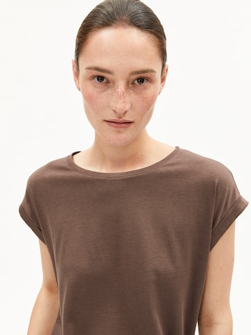 T-shirt ARMEDANGELS en marron