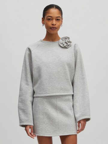 Sweat-shirt 'Xezal' EDITED en gris : devant