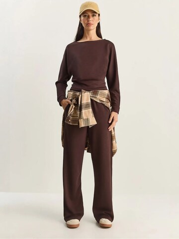 Bianco Lucci - Roupa de casa em castanho