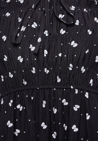 IZIA - Vestido en negro