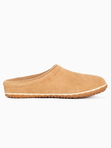 Minnetonka - Pantufa 'Taylor' em castanho