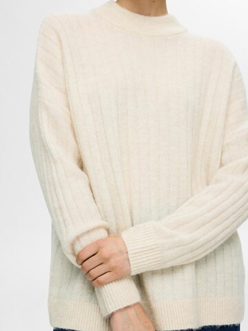Pull-over 'MALINE' SELECTED FEMME en beige
