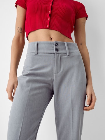 évasé Pantalon à plis Bershka en gris