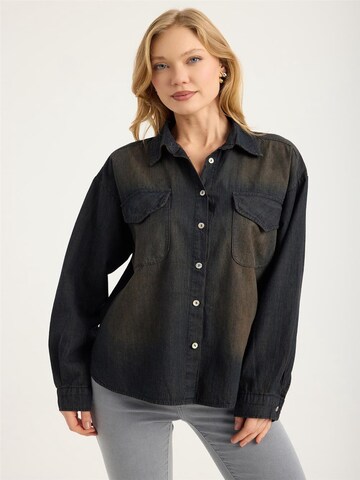 HOME STORE Blouse in Zwart: voorkant