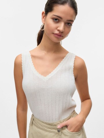 Top in maglia 'VMLUXLIGHT' di VERO MODA in bianco