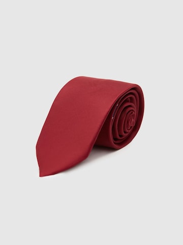D’S Damat Tie in Red: front