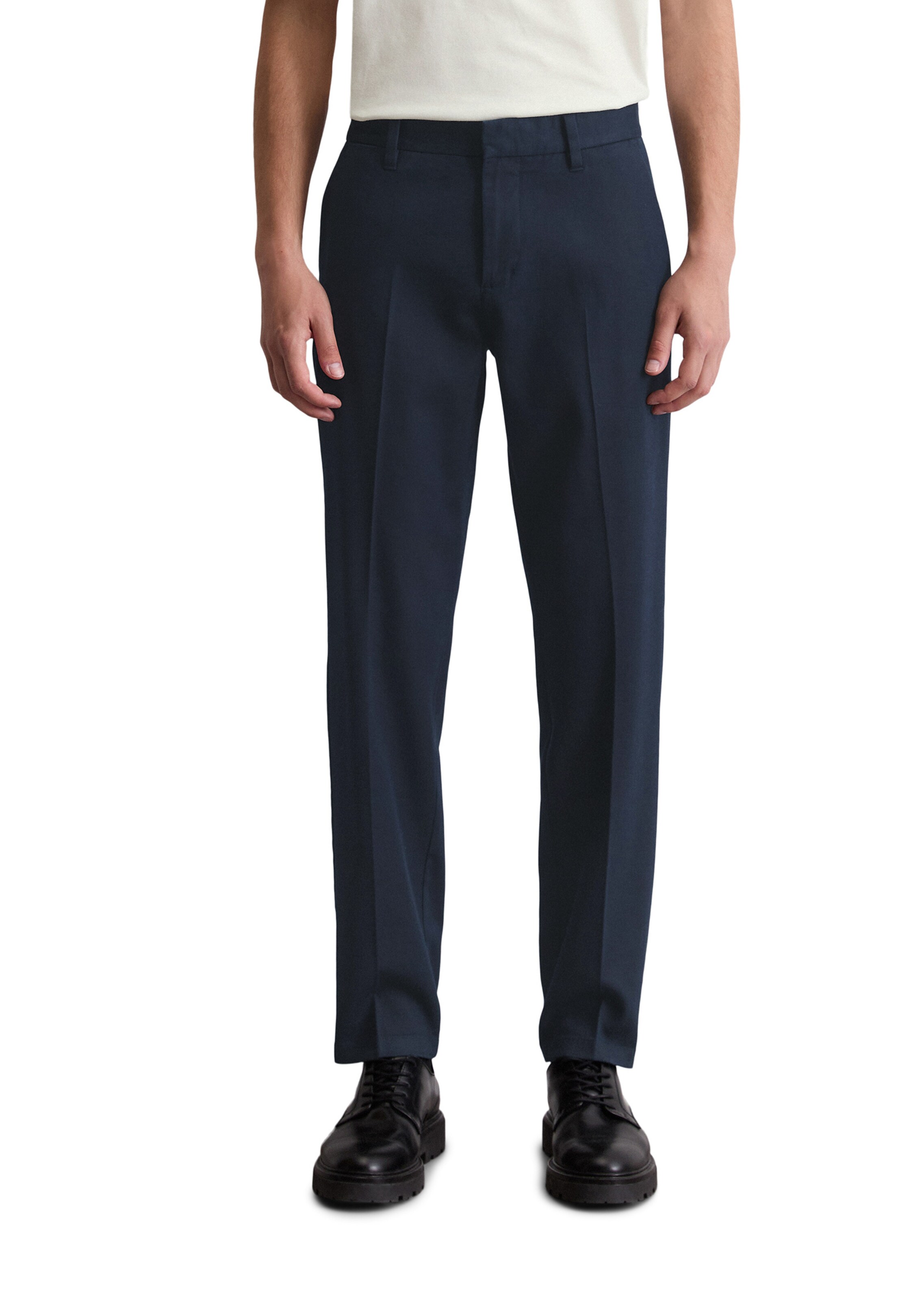 Marc O'Polo Slim fit Chino Pants in Blue: front