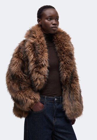 Geacă de iarnă 'TINE' de la TOPSHOP pe maro