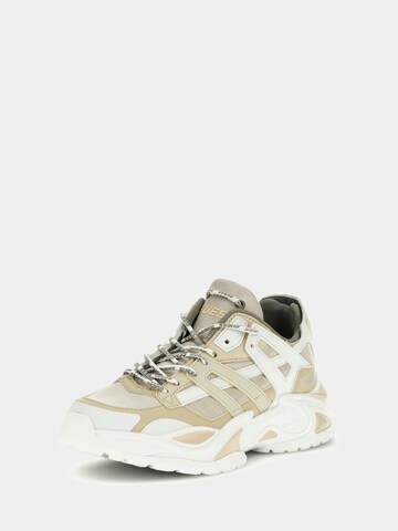 GUESS Sneakers in Beige