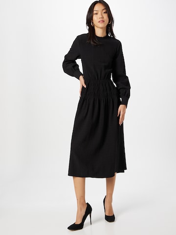 Robe Aligne en noir : devant