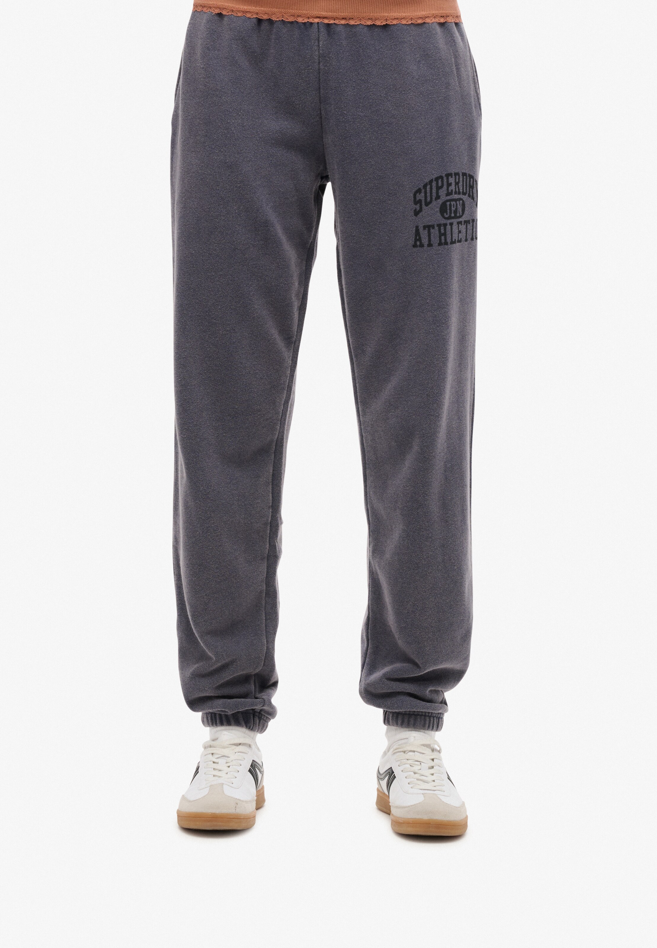Loosefit Pantalon Superdry & Co en gris : devant