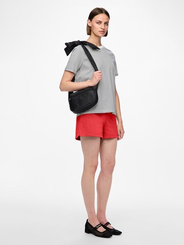 PIECES Regular Broek 'PCChilli' in Rood