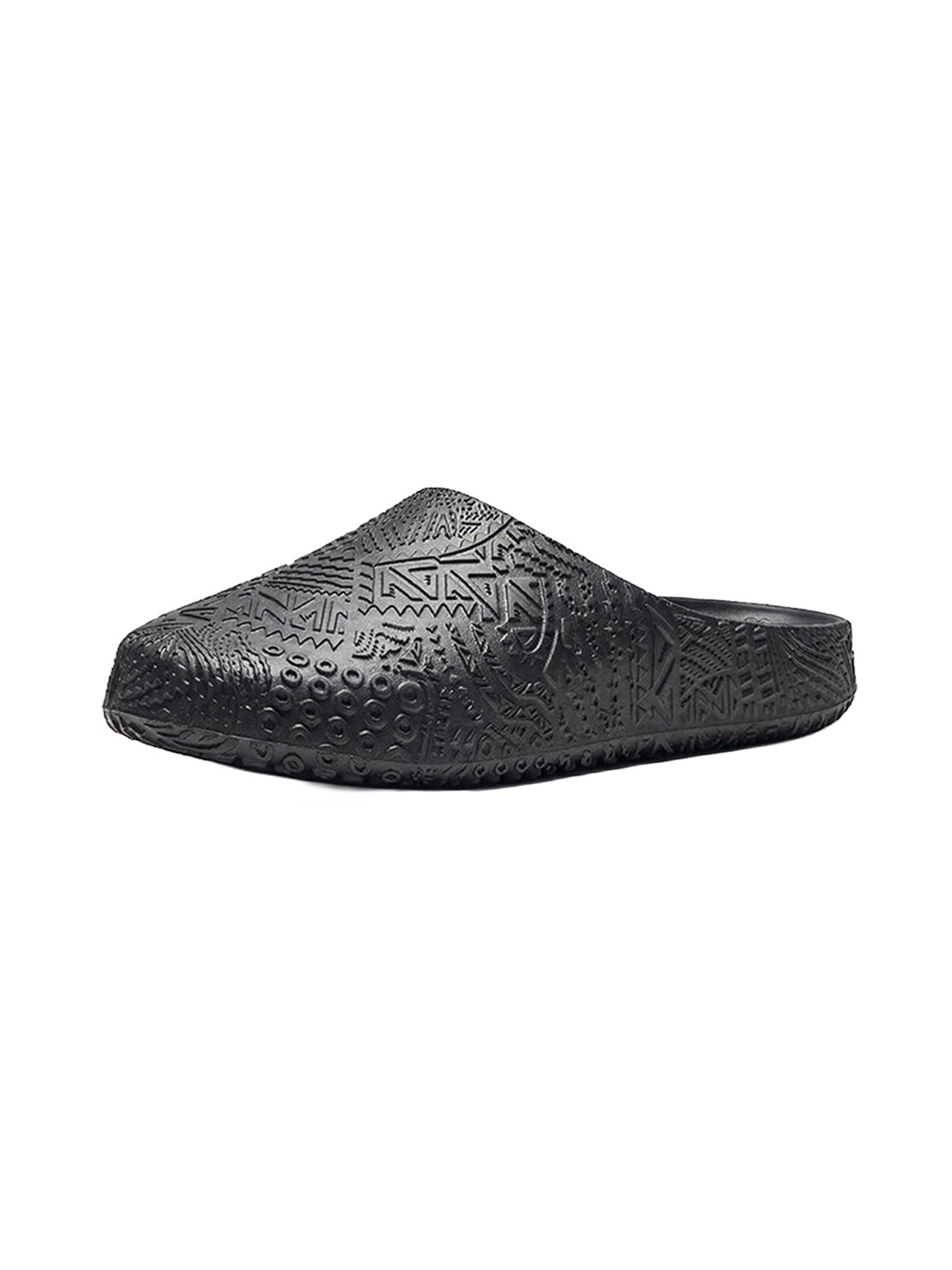 ANTA Mule in Black: front
