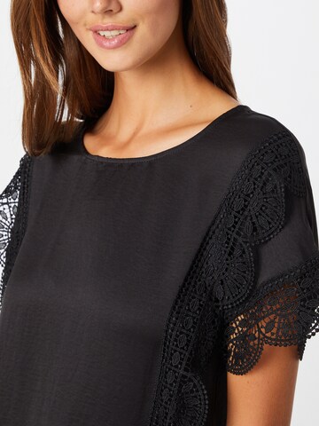 VERO MODA - Blusa en negro