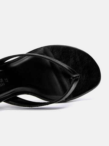 Pull&Bear T-Bar Sandals in Black