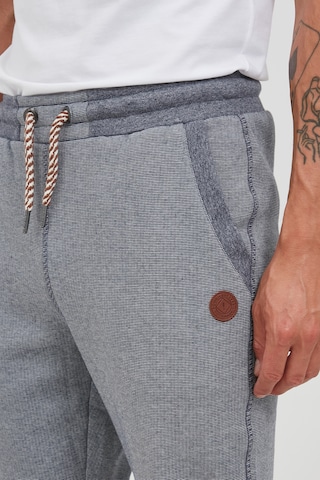 !Solid Regular Pants 'Nafado' in Grey
