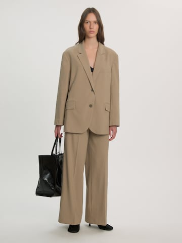 EDITED Blazer 'Arwen' in Beige