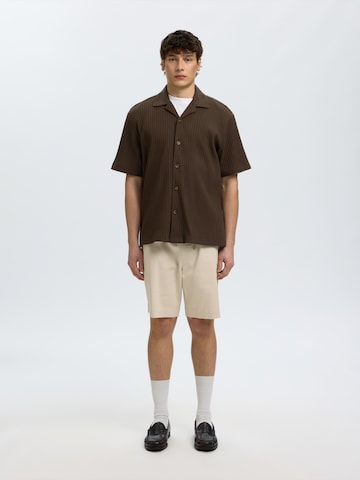 SELECTED Comfort Fit Skjorte 'SLMSIMON' i brun