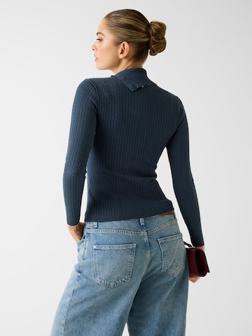 GUESS Sweater in Blue